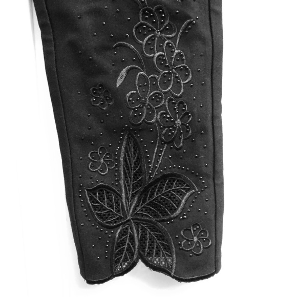 NWT women’s leggings w/ detail work bottom - Picture 1 of 9